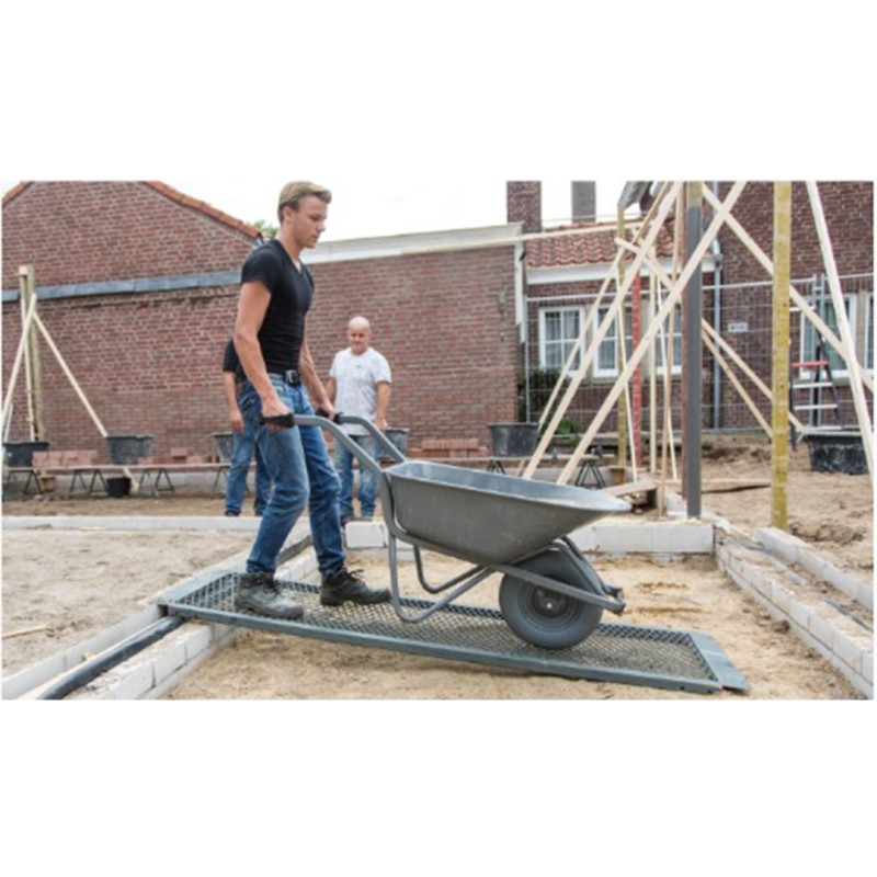 Rampe de chantier grillagée